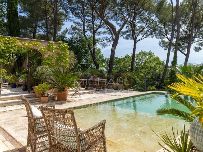 Propriété Draguignan - 3 chambres - 295m²