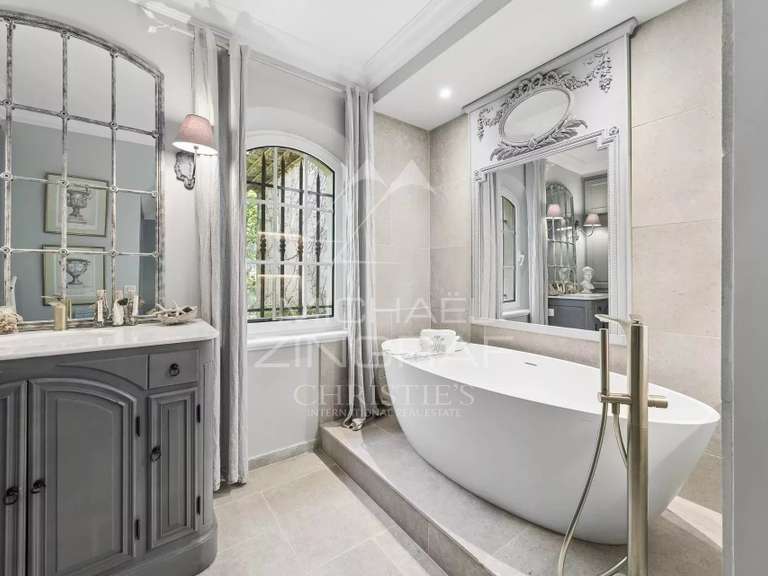 Propriété Draguignan - 3 chambres - 295m²