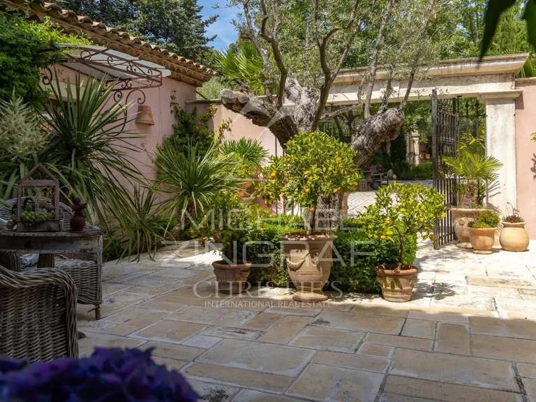 Propriété Draguignan - 3 chambres - 295m²