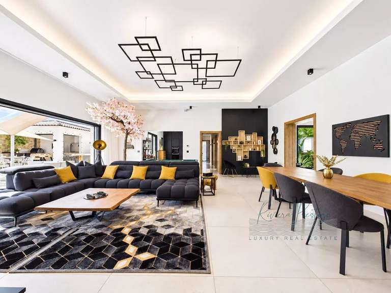 Propriété Draguignan - 4 chambres - 310m²