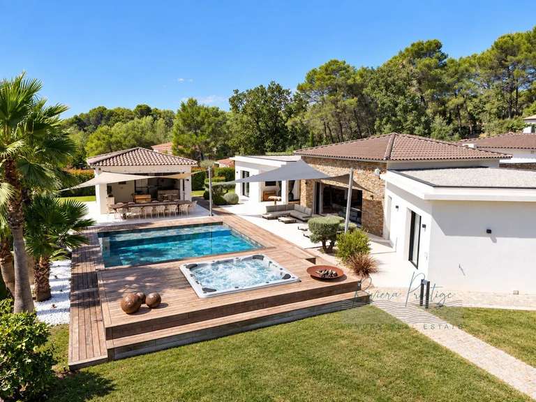 Propriété Draguignan - 4 chambres - 310m²