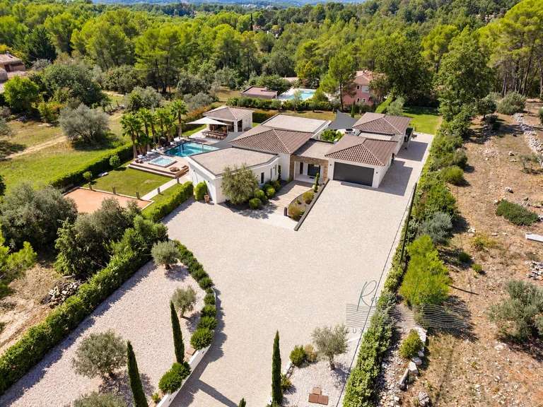 Propriété Draguignan - 4 chambres - 310m²