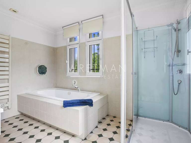 Villa Draguignan - 5 chambres - 281m²