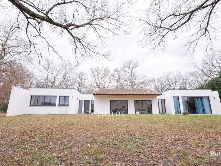 Villa Drémil-Lafage - 3 bedrooms - 200m²