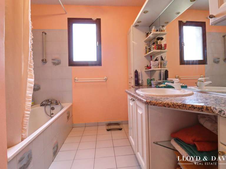 House Drumettaz-Clarafond - 4 bedrooms - 170m²