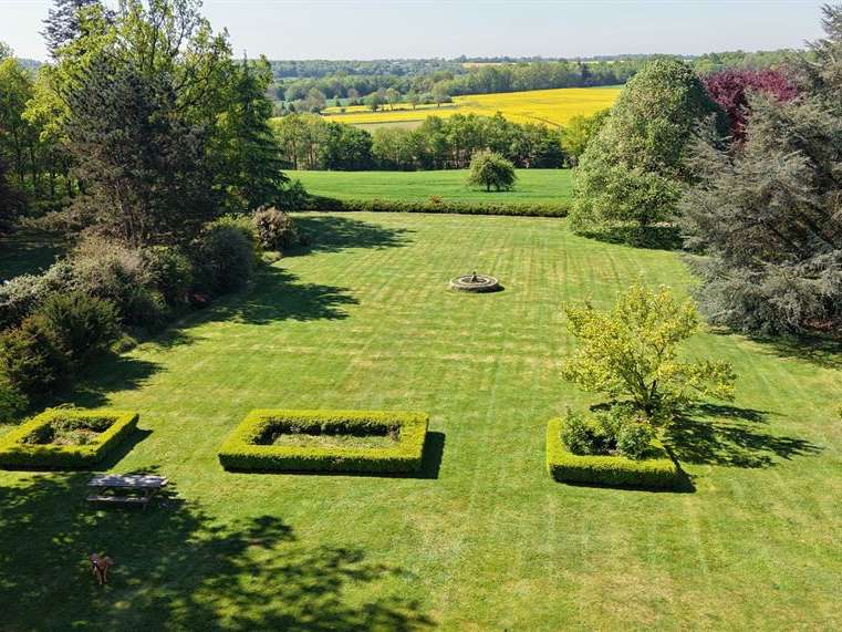 Manor Écaquelon - 6 bedrooms - 410m²