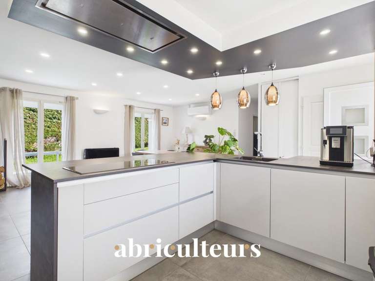 Maison Échalas - 4 chambres - 194m²