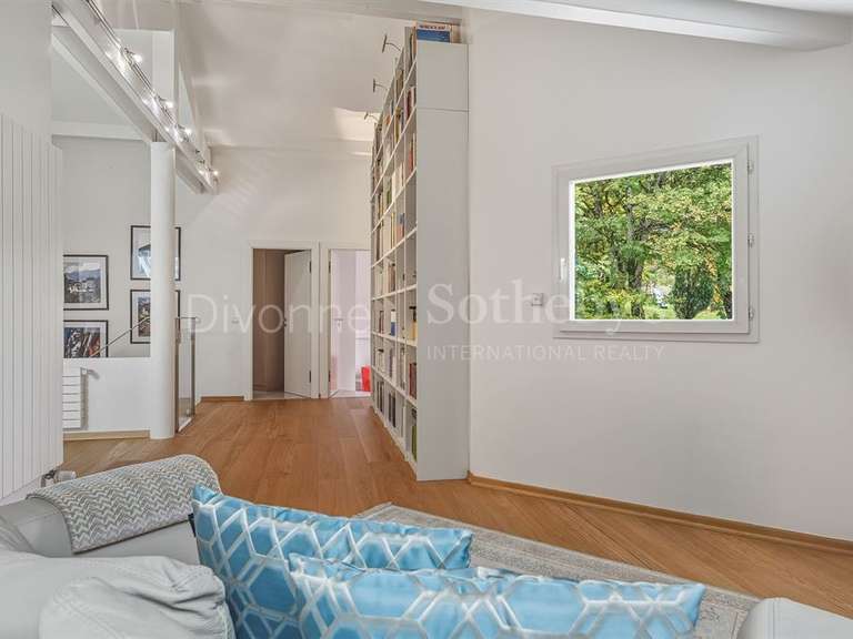 Maison Échenevex - 4 chambres - 244m²