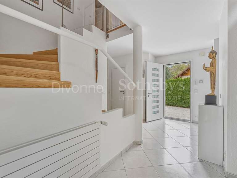 Maison Échenevex - 4 chambres - 244m²