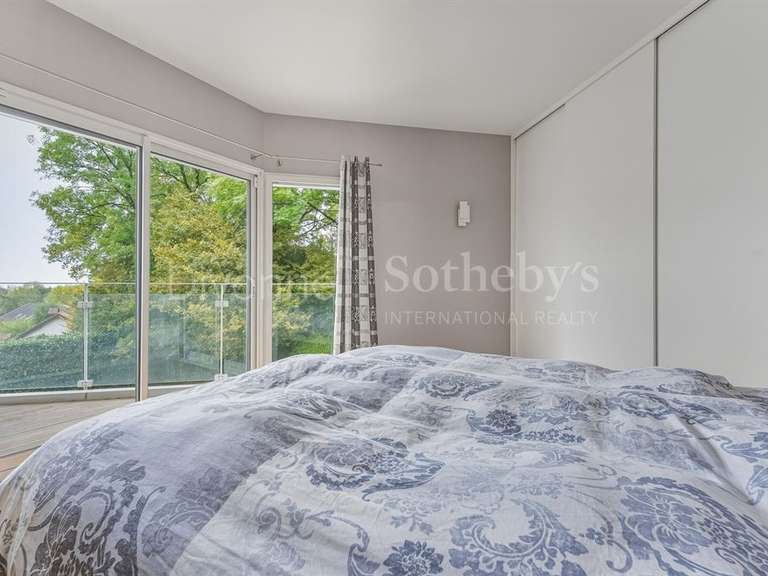 Maison Échenevex - 4 chambres - 244m²