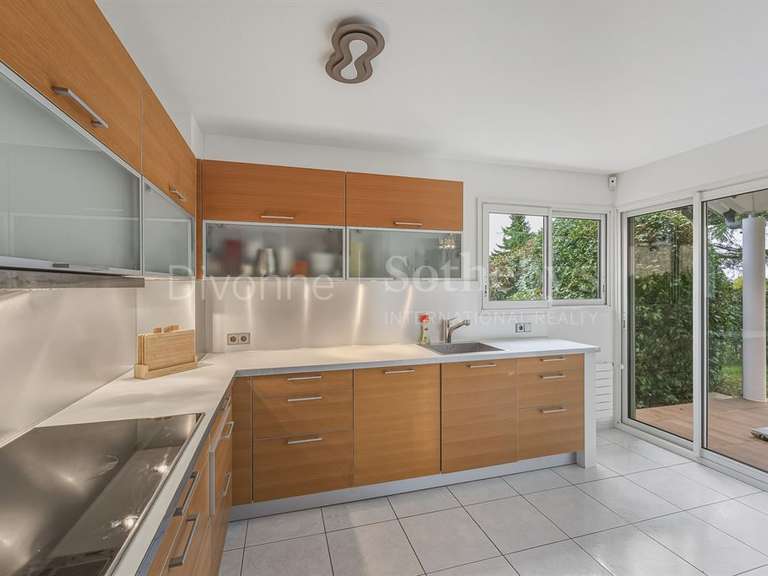 House Échenevex - 3 bedrooms - 244m²