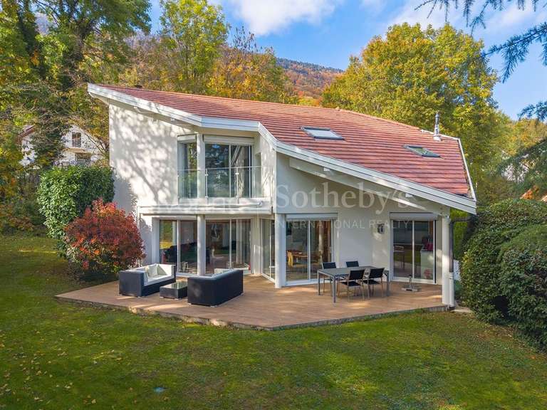 House Échenevex - 3 bedrooms - 244m²