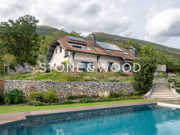 Maison Échenevex - 6 chambres - 229m²