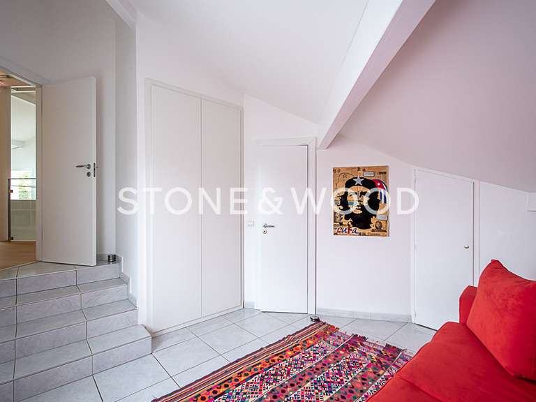 Maison Échenevex - 3 chambres - 244m²