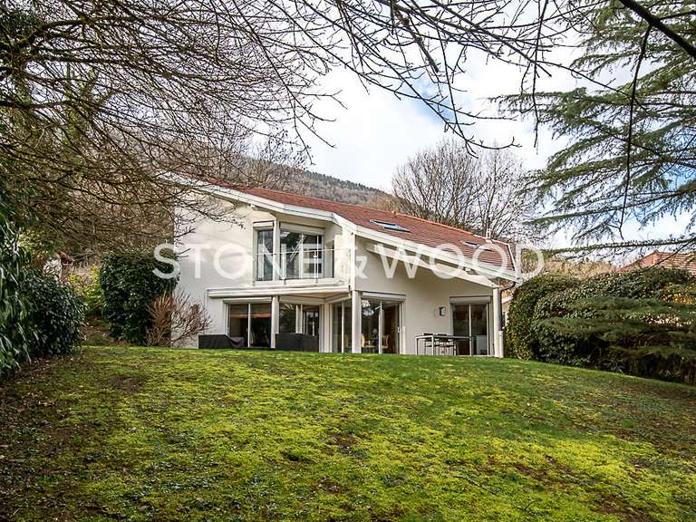 Maison Échenevex - 3 chambres - 244m²