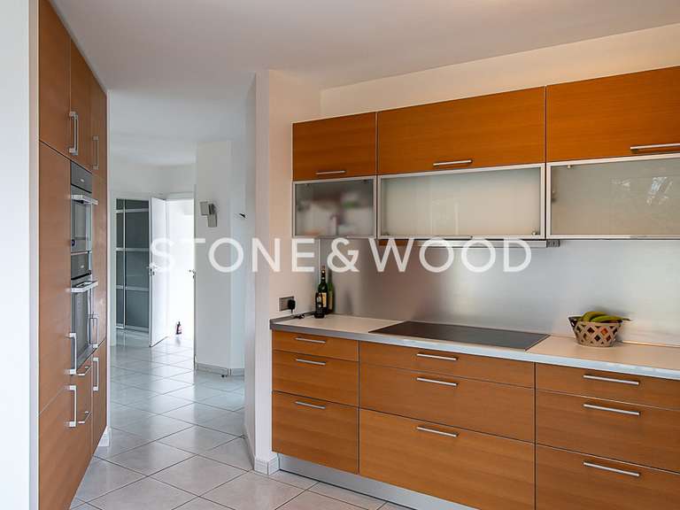 Maison Échenevex - 3 chambres - 244m²