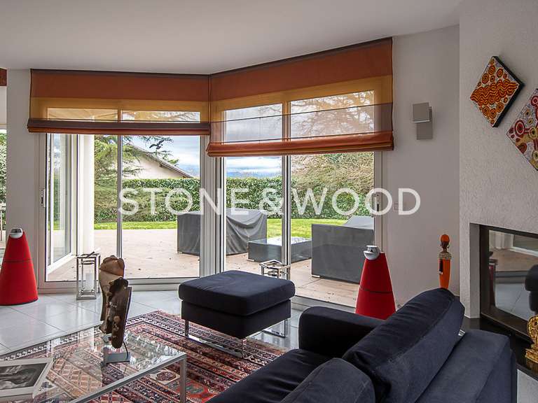 Maison Échenevex - 3 chambres - 244m²