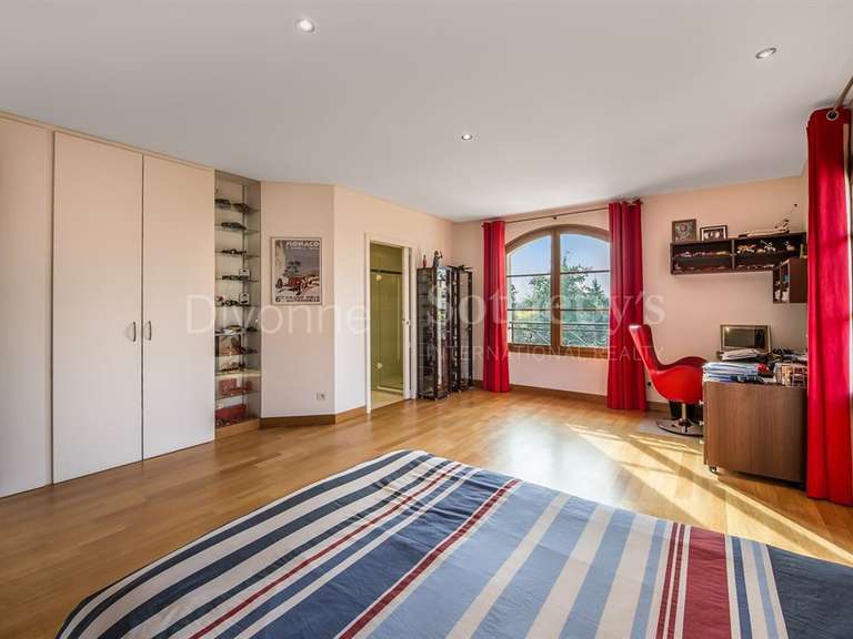 Maison Échenevex - 7 chambres - 605m²