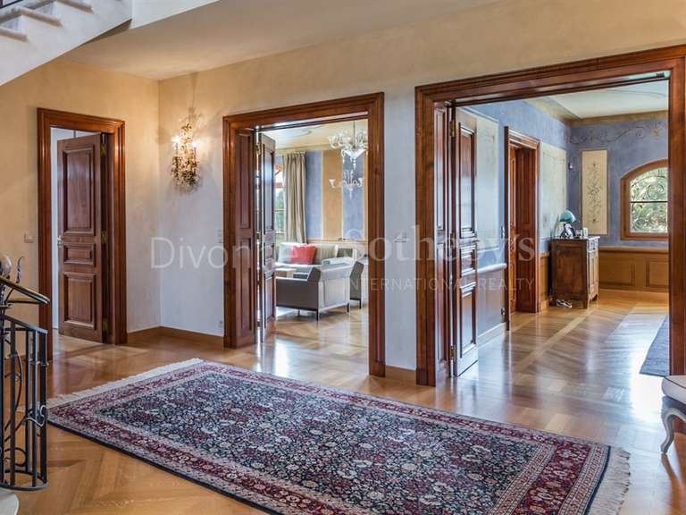 Maison Échenevex - 7 chambres - 605m²