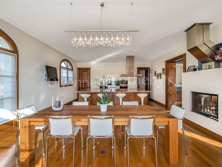 Maison Échenevex - 7 chambres - 605m²