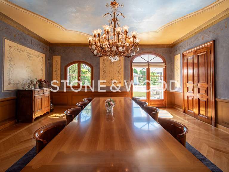 Maison Échenevex - 6 chambres - 605m²