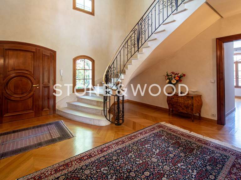 Maison Échenevex - 6 chambres - 605m²