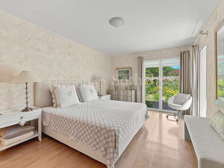 Maison Échenevex - 3 chambres - 300m²