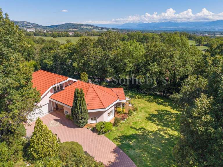 Maison Échenevex - 3 chambres - 300m²