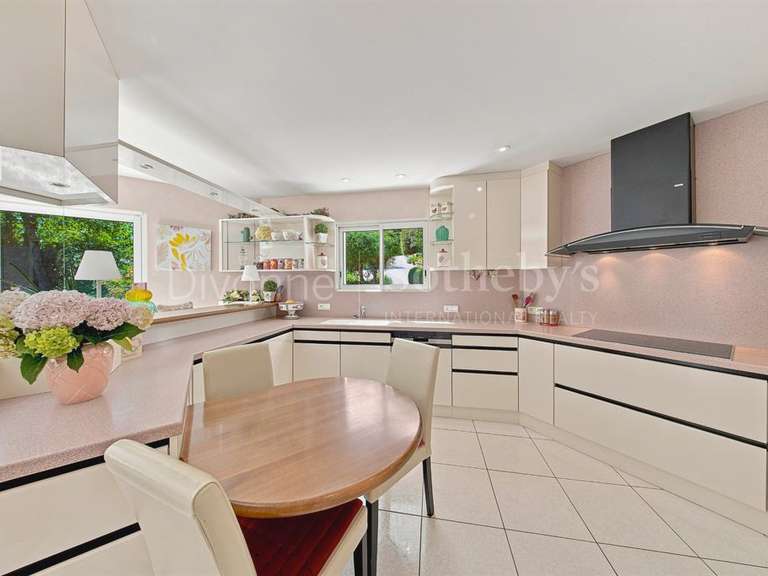 Maison Échenevex - 3 chambres - 300m²