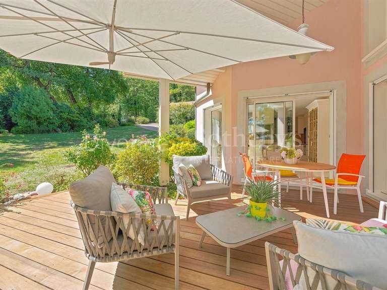 Maison Échenevex - 3 chambres - 300m²