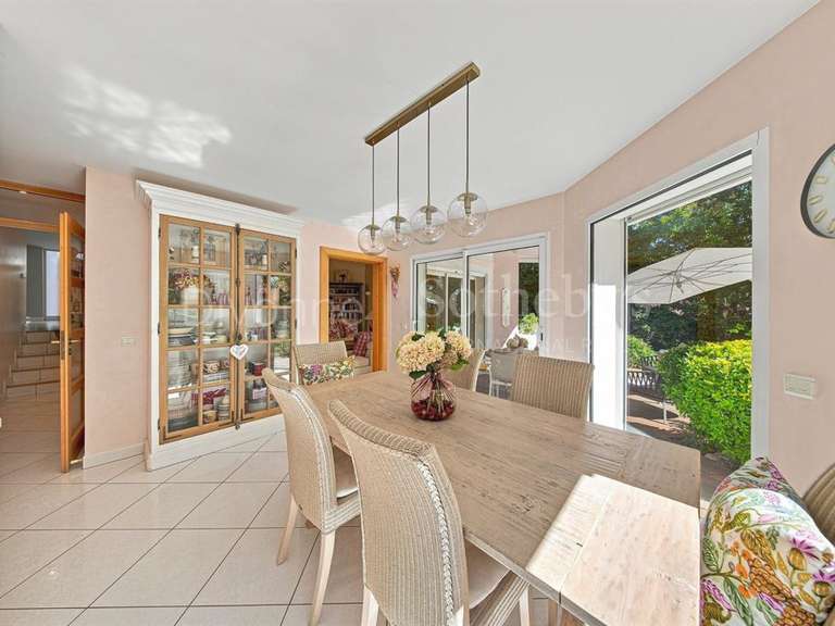 Maison Échenevex - 3 chambres - 300m²