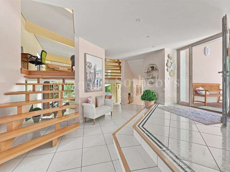 Maison Échenevex - 3 chambres - 300m²
