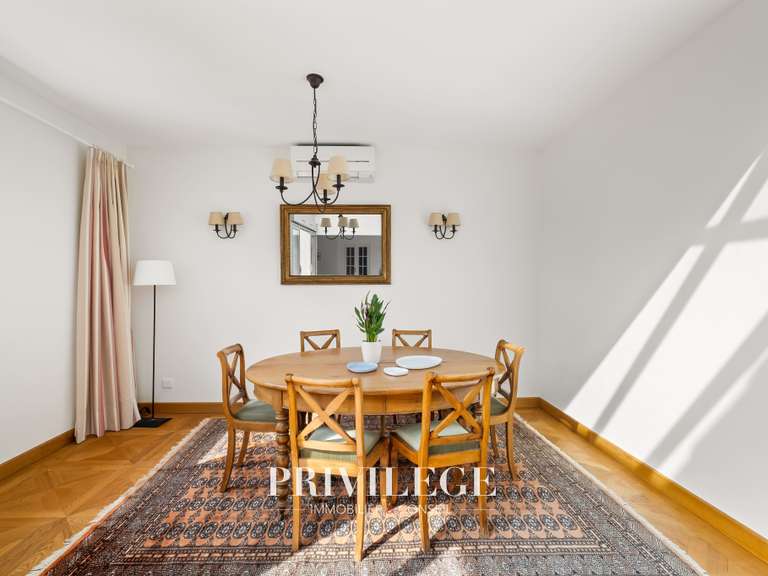 Appartement Écully - 5 chambres - 192m²