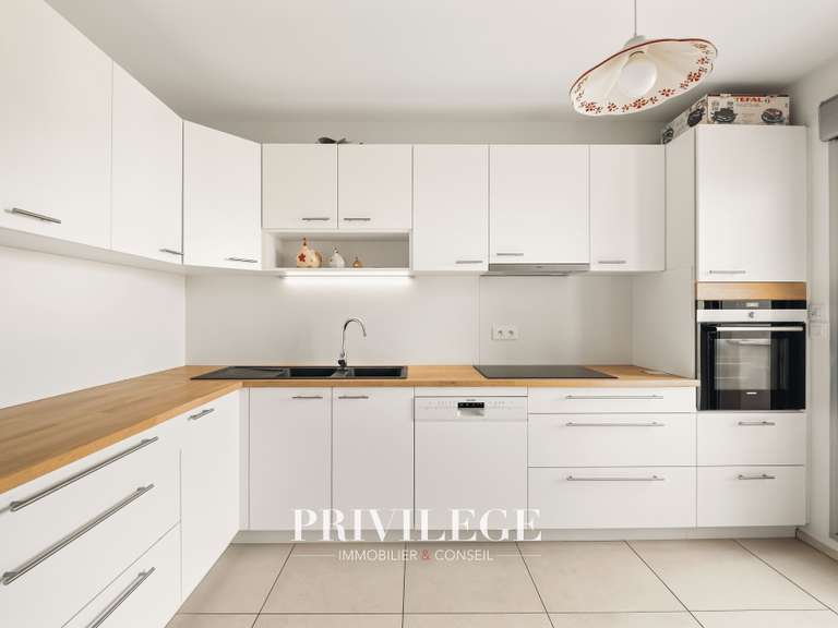 Appartement Écully - 5 chambres - 192m²