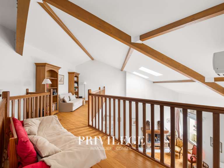 Appartement Écully - 5 chambres - 192m²