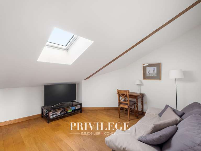 Appartement Écully - 5 chambres - 192m²