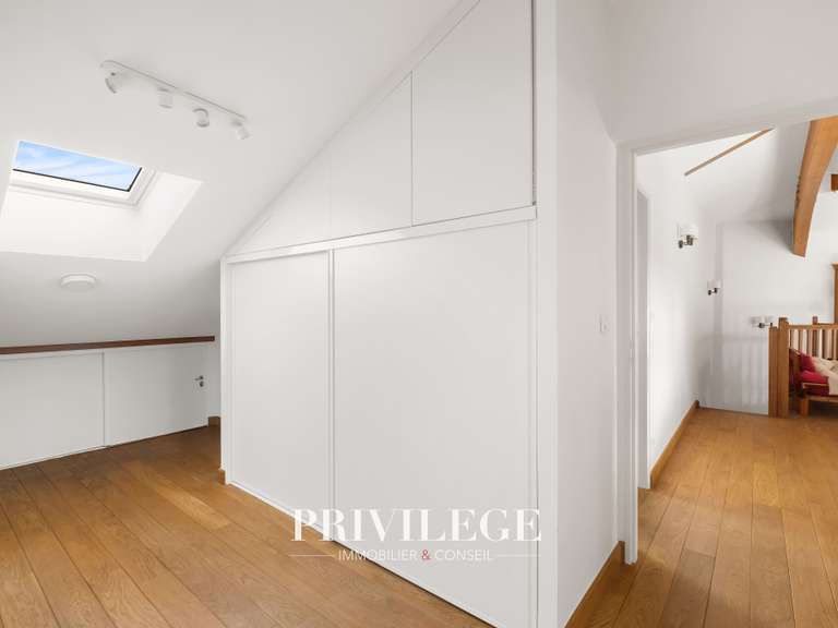 Appartement Écully - 5 chambres - 192m²