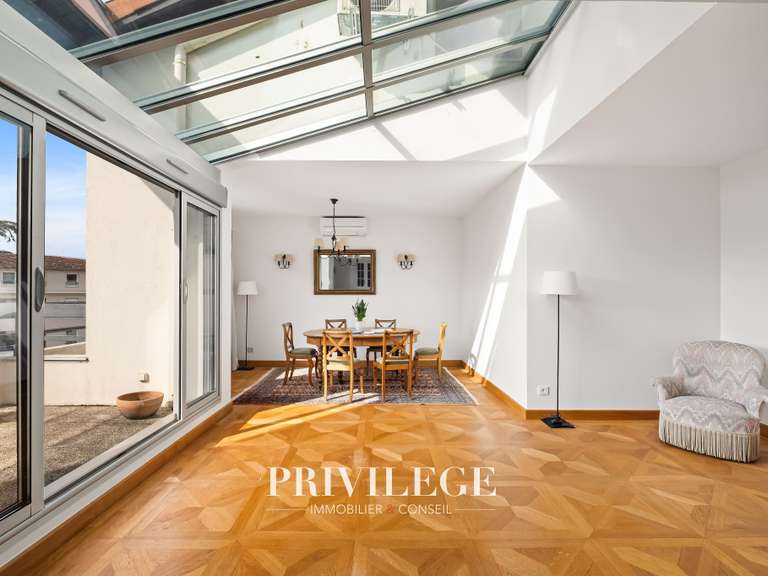 Appartement Écully - 5 chambres - 192m²