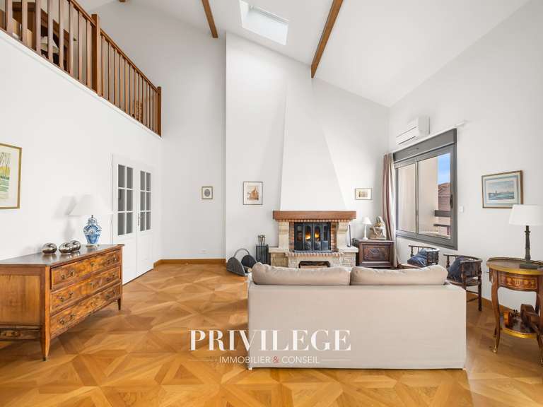 Appartement Écully - 5 chambres - 192m²