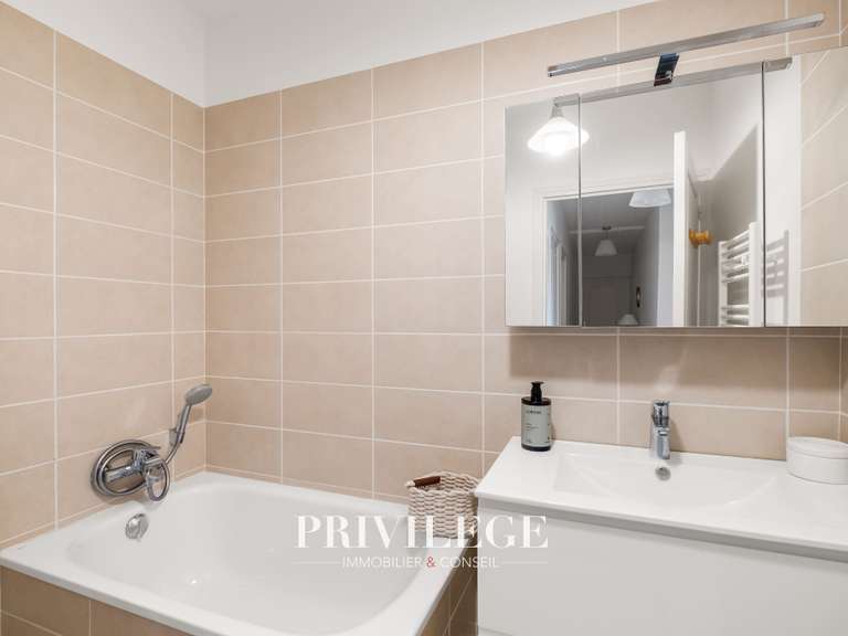 Appartement Écully - 5 chambres - 192m²