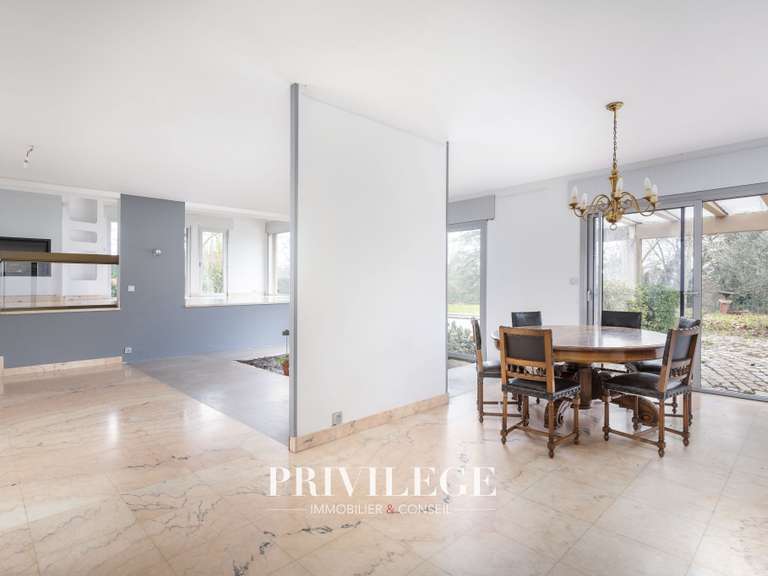 House Écully - 4 bedrooms - 250m²
