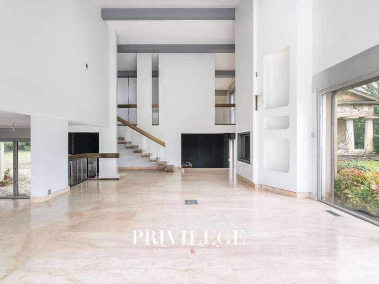 House Écully - 4 bedrooms - 250m²