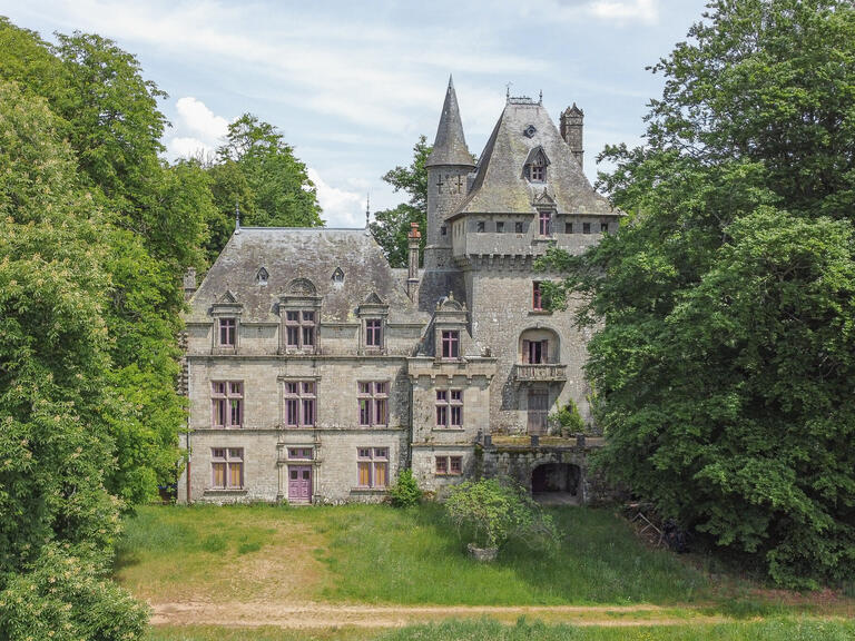 Vente Maison Égletons - 9 chambres