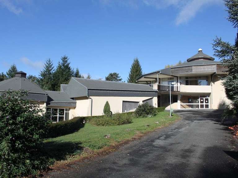 Propriété Égletons - 31 chambres - 3700m²