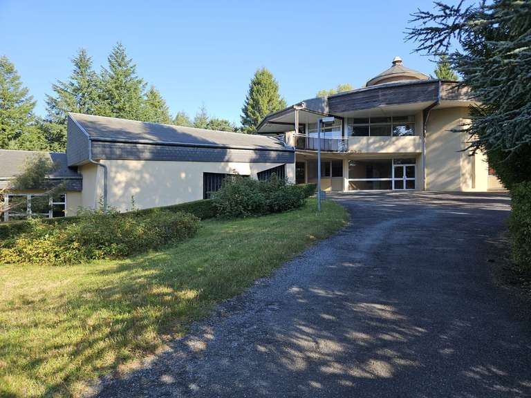 Propriété Égletons - 31 chambres - 3700m²