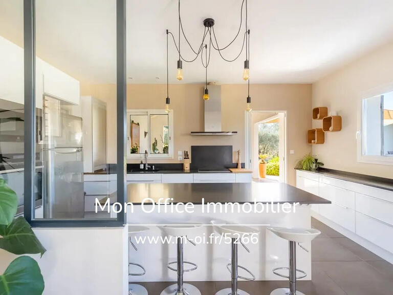 Maison Éguilles - 5 chambres - 195m²