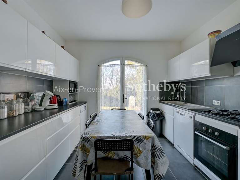 Maison Éguilles - 5 chambres - 200m²