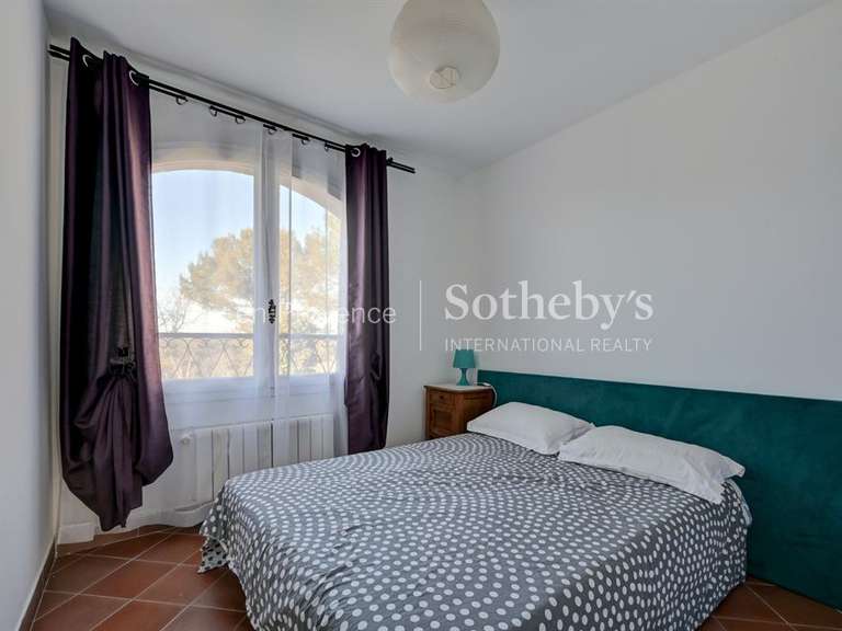 Maison Éguilles - 5 chambres - 200m²