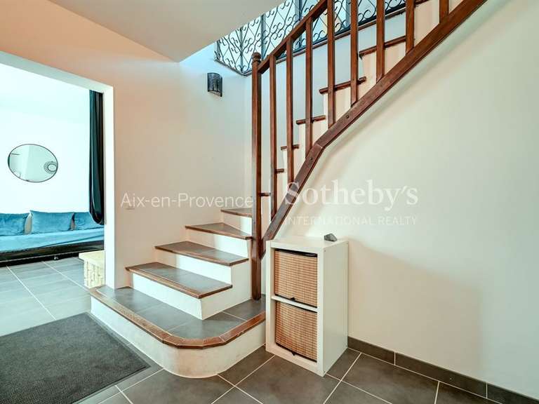 Maison Éguilles - 5 chambres - 200m²