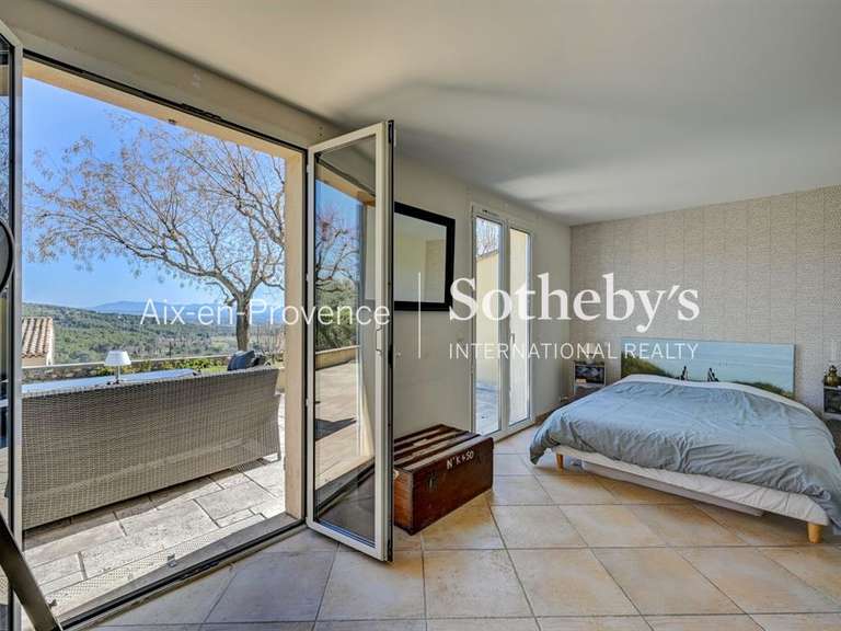 Maison Éguilles - 4 chambres - 155m²